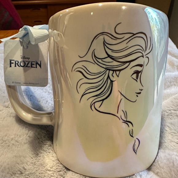 Disney Other - Rae Dunn "Let it go" frozen mug